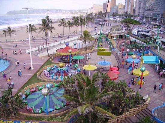 בית מלון כפרי Oceanic 88 North Beach Durban