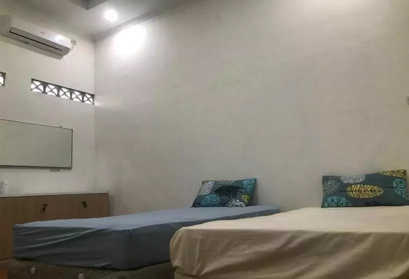 ホテル Oyo 94153 Bantul Syariah Homestay