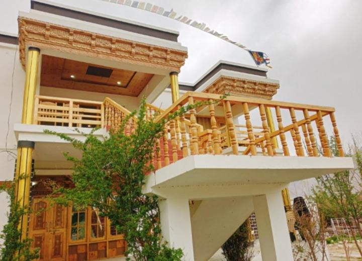 בית מלון כפרי Track N Dine