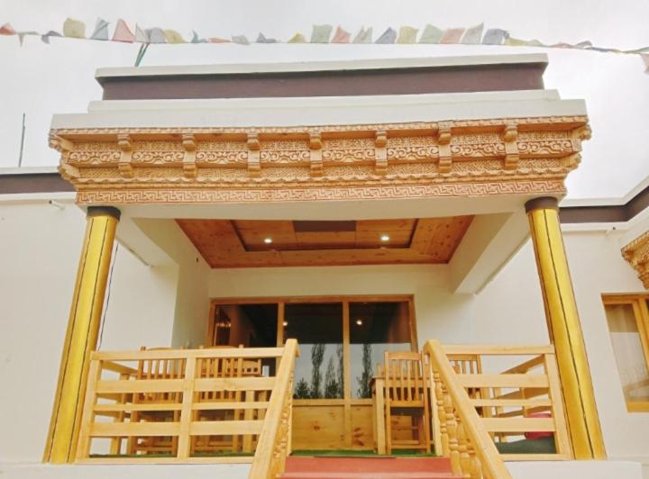 בית מלון כפרי Track N Dine