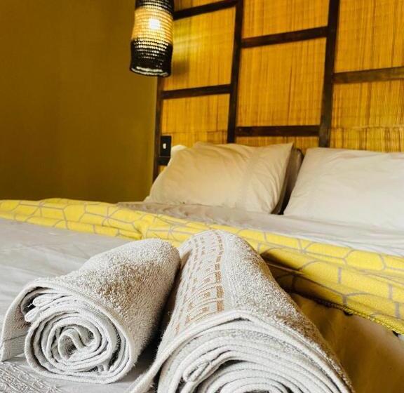 بنسيون Elephant Corridor Lodge