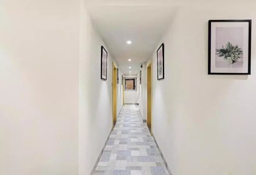 ペンション Krishna Ji Dham Family Stay   In House Parking