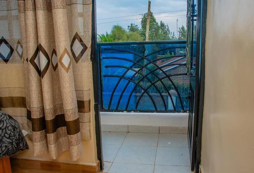 پانسیون Legacy Homes