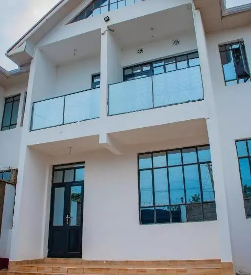 پانسیون Legacy Homes