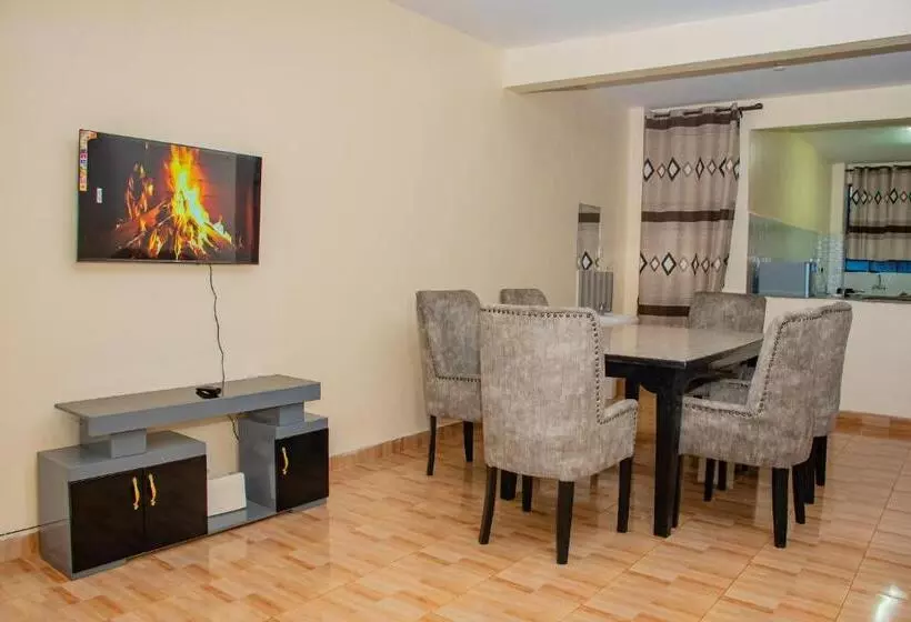 پانسیون Legacy Homes