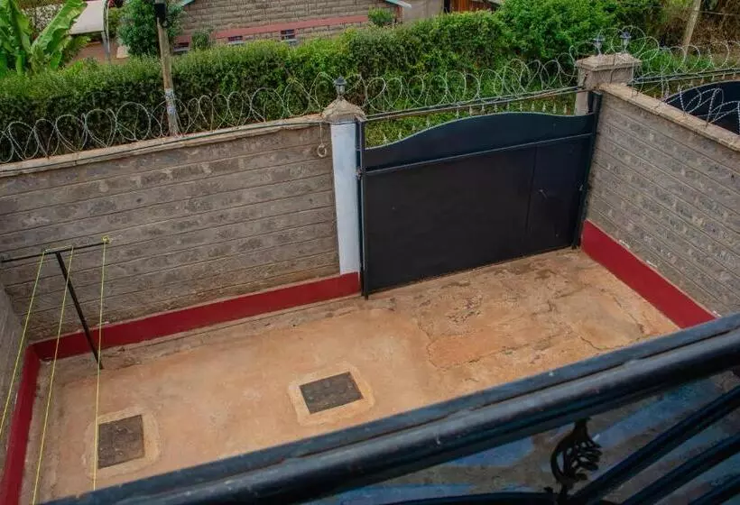 پانسیون Legacy Homes