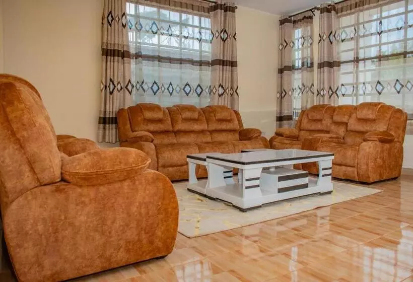 پانسیون Legacy Homes