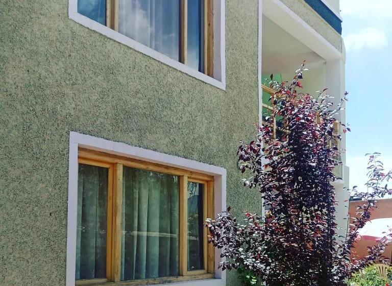 پانسیون Moon Palace Homestay Ladakh By Lexstays