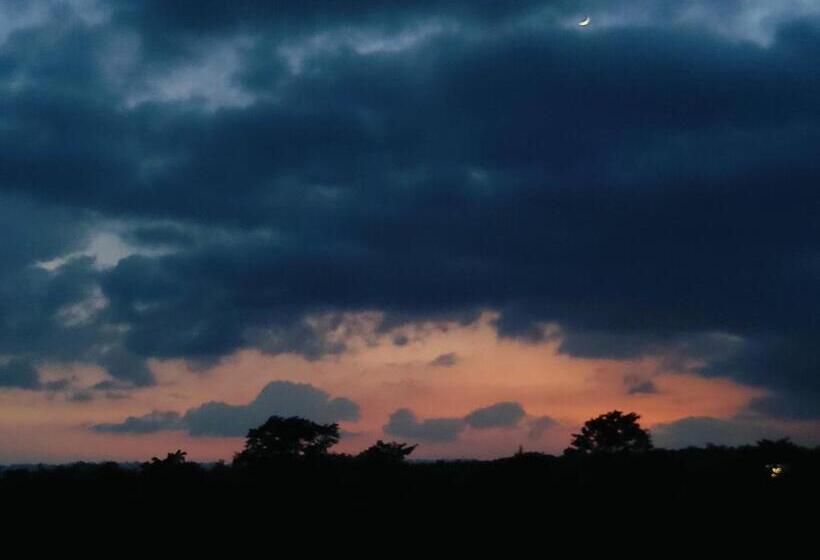 Alberg Hoztel Jollygrrant Doon