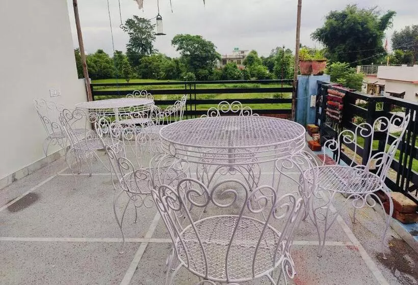 هاستل Hoztel Jollygrrant Doon