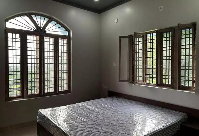 هاستل Hoztel Jollygrrant Doon