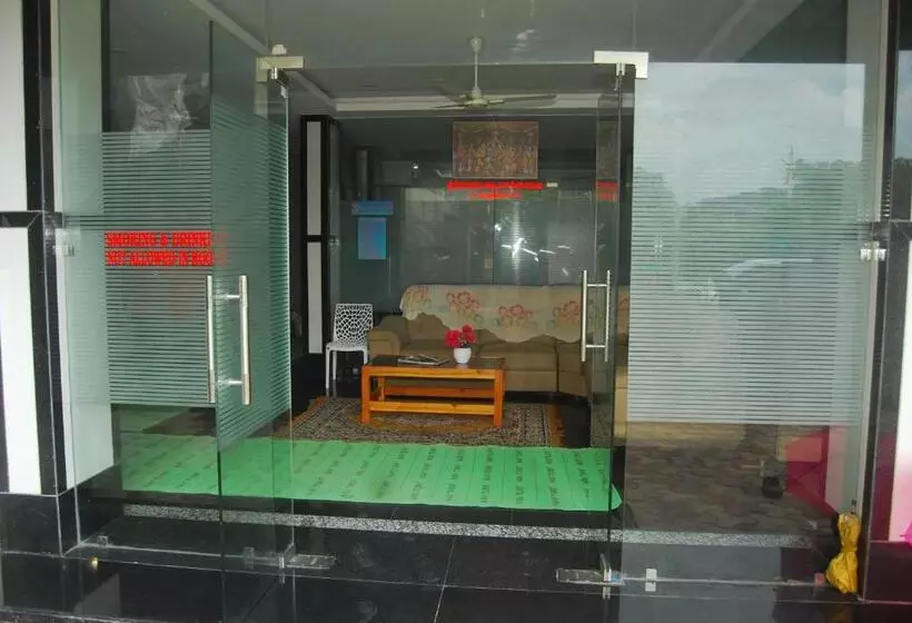 Retkeilymaja Sri Kakateeya Grand Residency Bhadrachalam Hotel Residency Stay Rooms