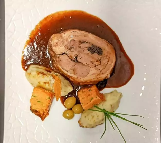 ホテル Logis Hôtel Auberge De La Truffe