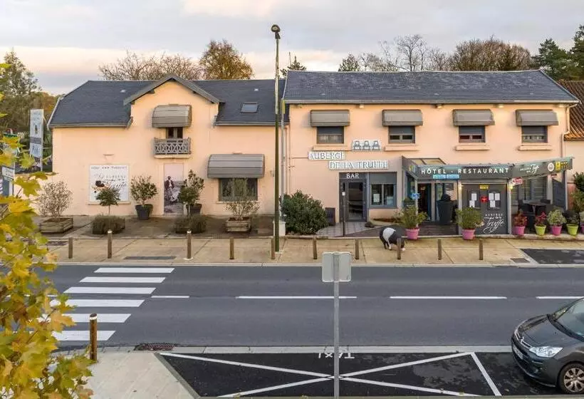 ホテル Logis Hôtel Auberge De La Truffe