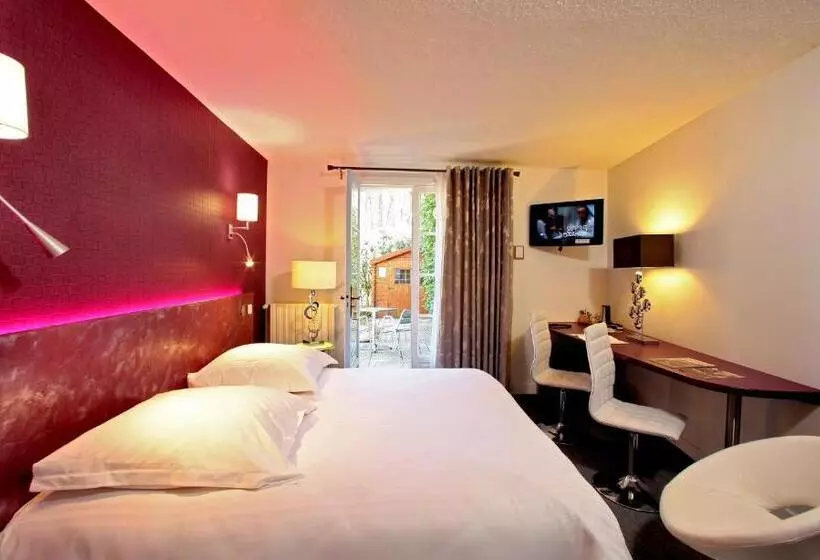 ホテル Logis Hôtel Auberge De La Truffe