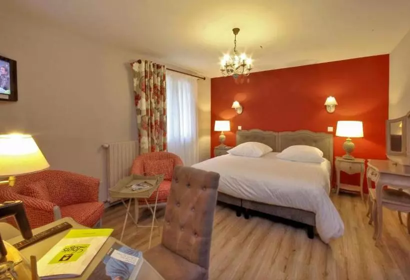 ホテル Logis Hôtel Auberge De La Truffe