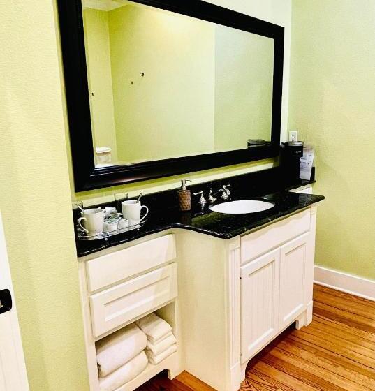 בית מלון כפרי Emigrant S Inn