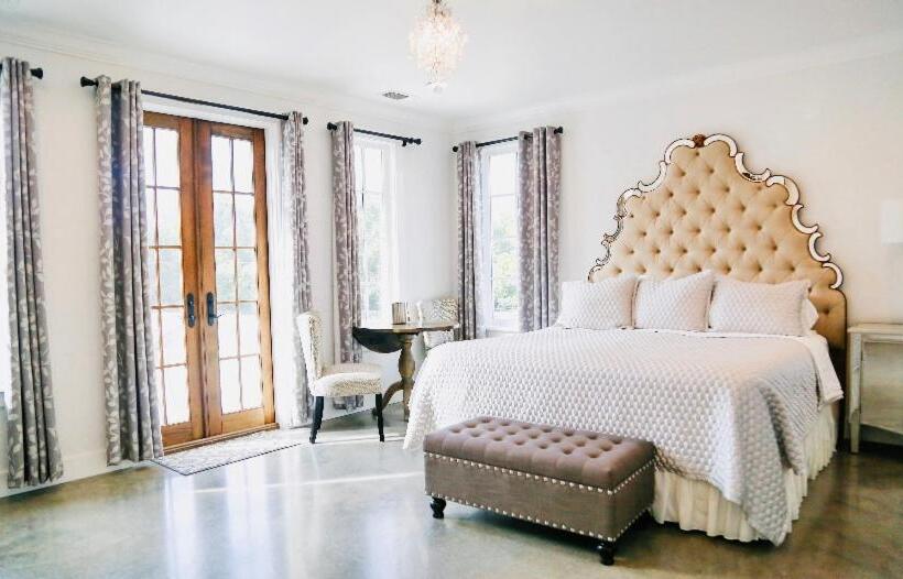 בית מלון כפרי Emigrant S Inn