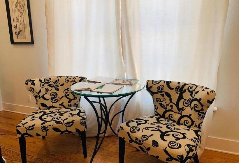 בית מלון כפרי Emigrant S Inn