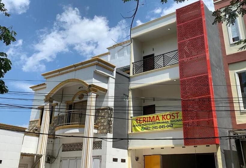 فندق Oyo 94168 Pondok Akhmal 2