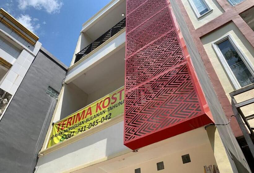 فندق Oyo 94168 Pondok Akhmal 2