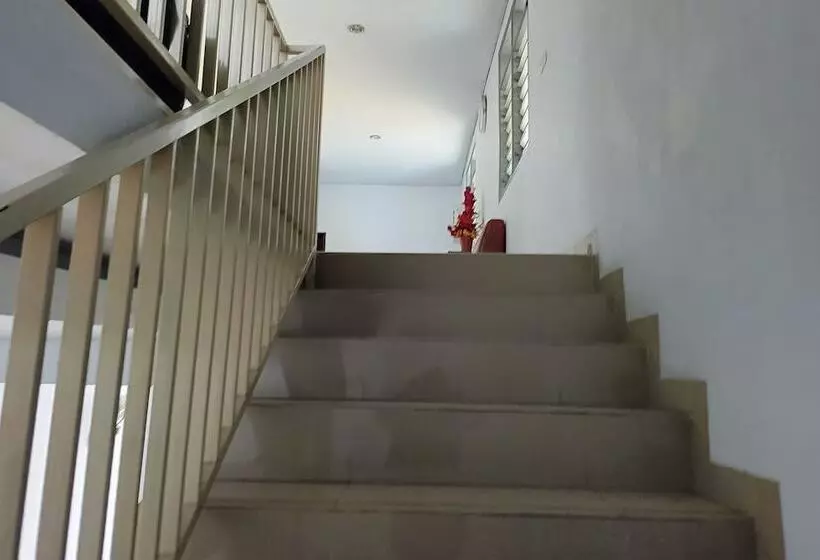 Hotelli Oyo 94168 Pondok Akhmal 2