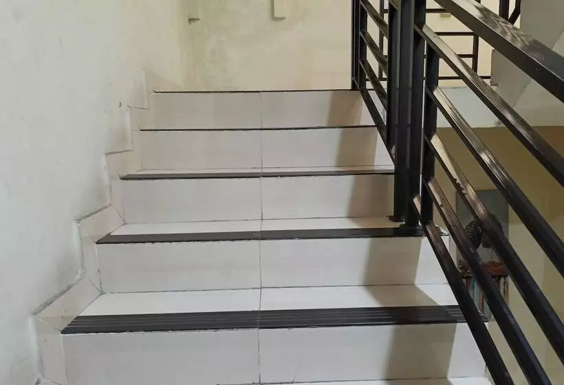 Hotelli Oyo 94168 Pondok Akhmal 2