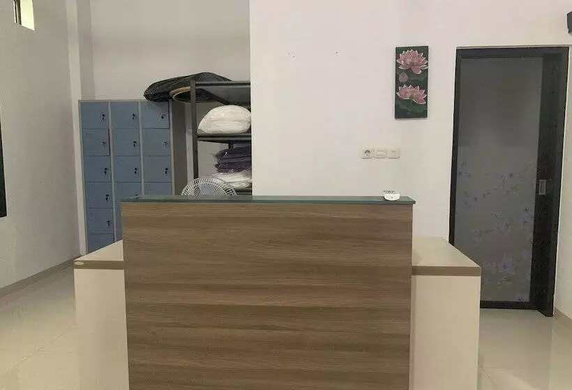 Hotelli Oyo 94168 Pondok Akhmal 2