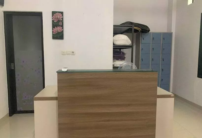 Hotelli Oyo 94168 Pondok Akhmal 2