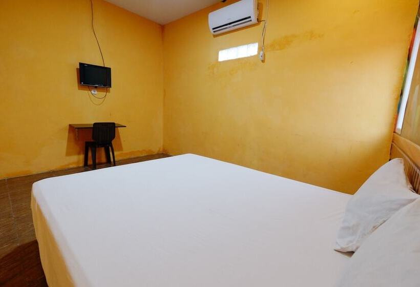 فندق Oyo 94168 Pondok Akhmal 2