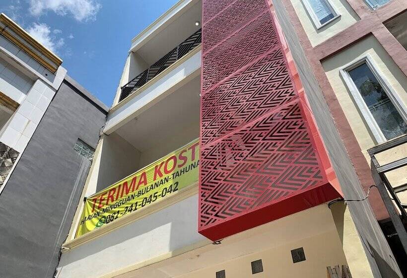 فندق Oyo 94168 Pondok Akhmal 2