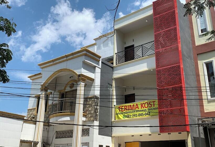 فندق Oyo 94168 Pondok Akhmal 2