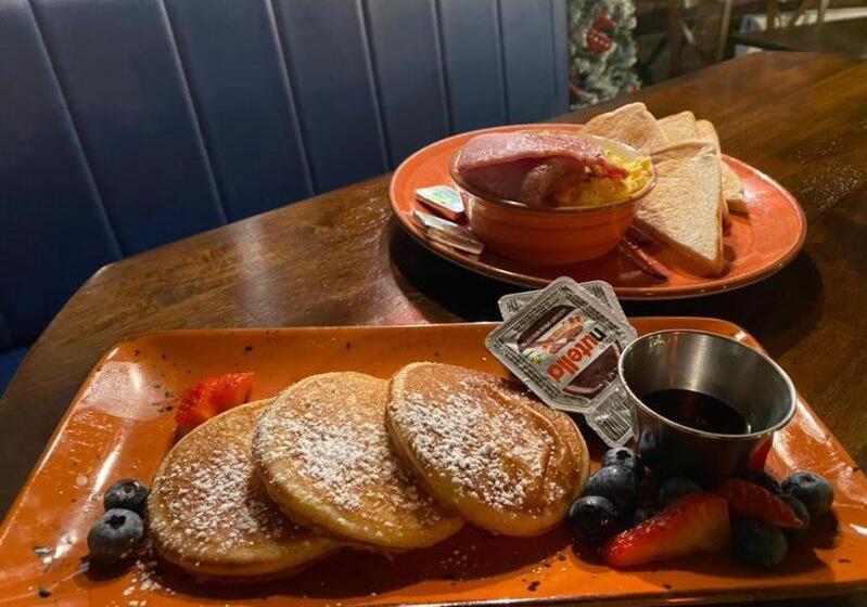 هتل The Shire Accommodation