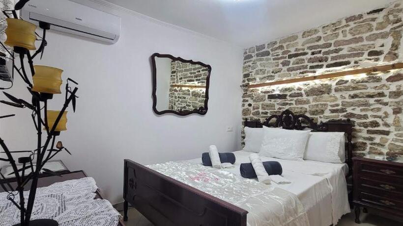 پانسیون Guest House Emily