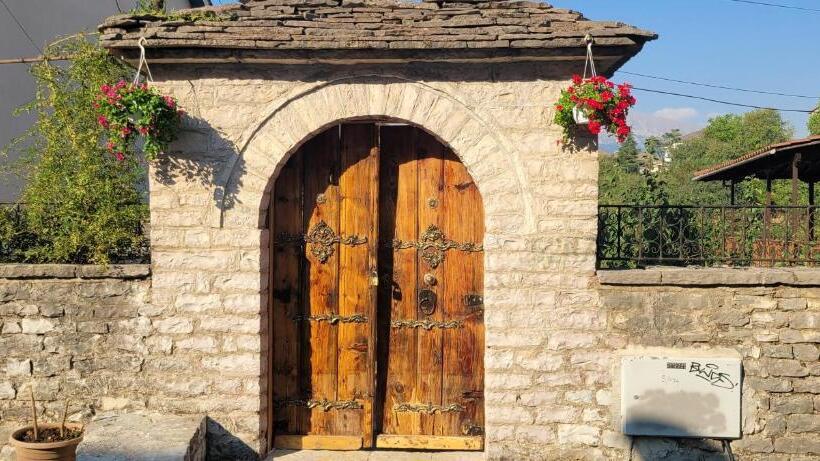 پانسیون Guest House Emily