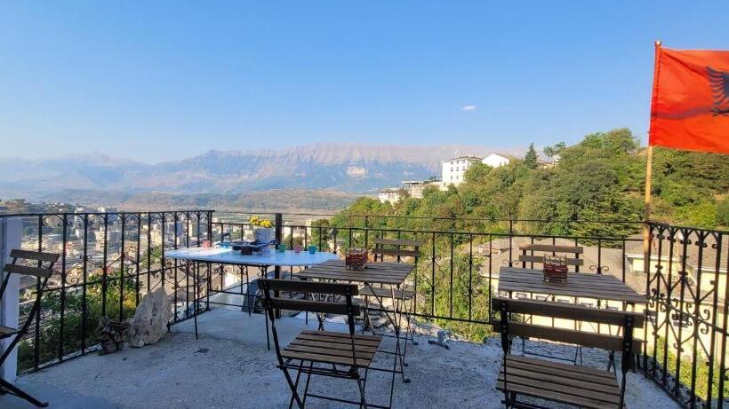 پانسیون Guest House Emily