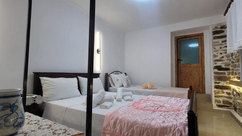 پانسیون Guest House Emily