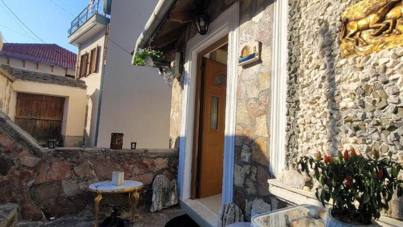 پانسیون Guest House Emily