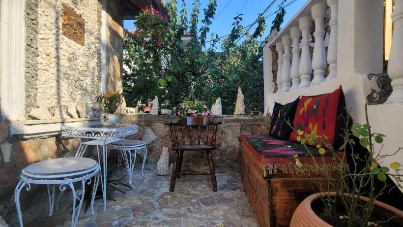 پانسیون Guest House Emily