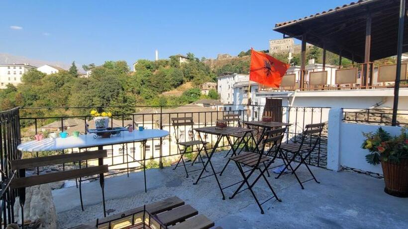 پانسیون Guest House Emily