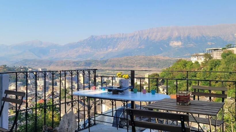 پانسیون Guest House Emily