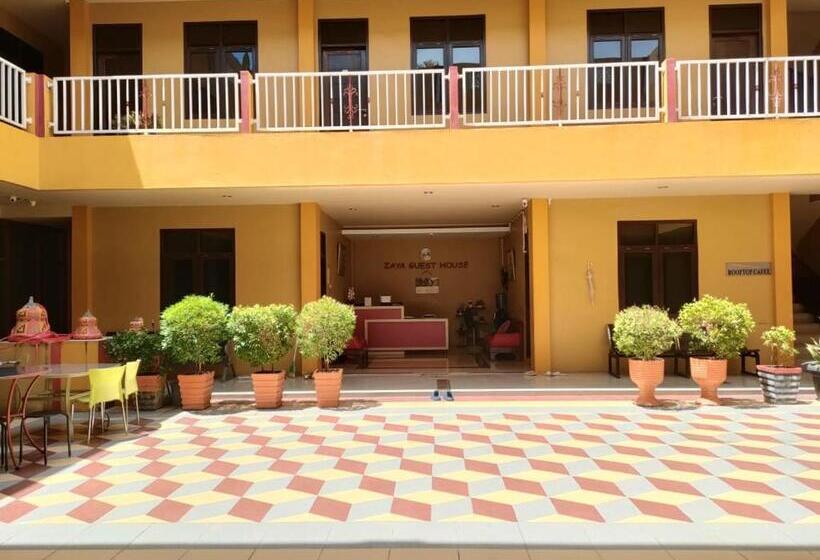 פנסיון Zaya Guest House