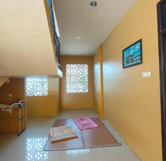 פנסיון Zaya Guest House