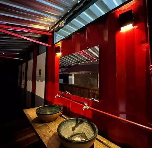 Cipó Container Hostel   Quartos Em Cápsulas E Alojamento Feminino