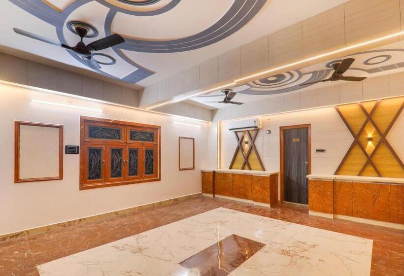 هتل Super Collection O Ghanta Ghar