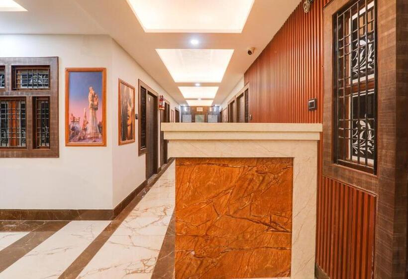 هتل Super Collection O Ghanta Ghar