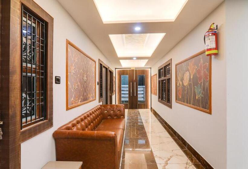 هتل Super Collection O Ghanta Ghar