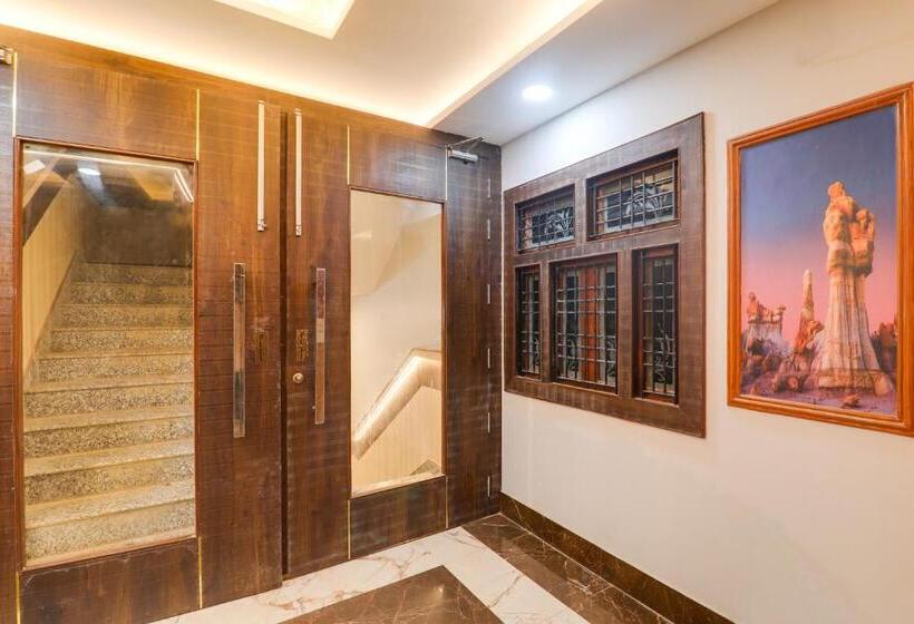 هتل Super Collection O Ghanta Ghar