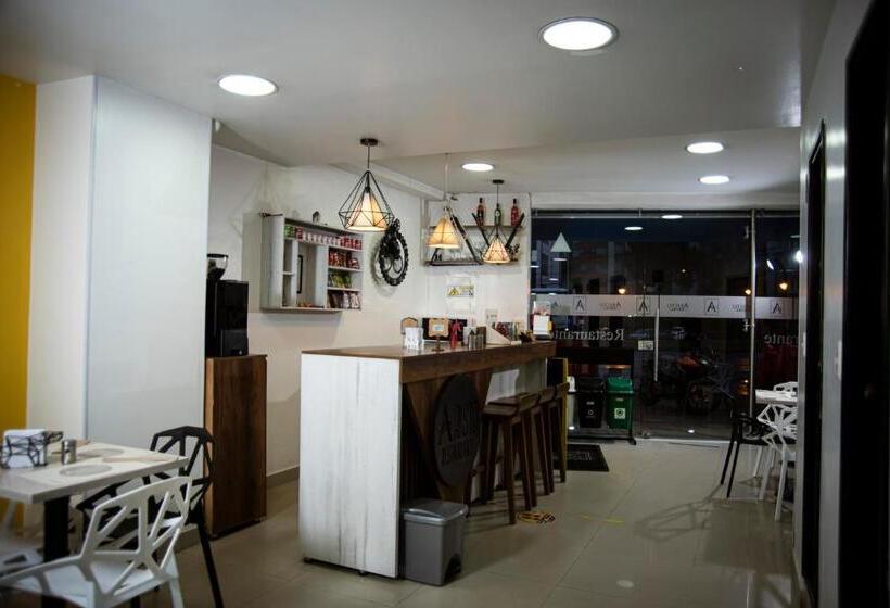 ホテル Aristo Tunja