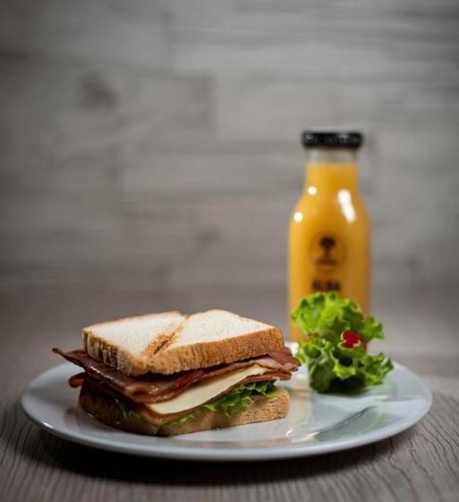 ホテル Aristo Tunja